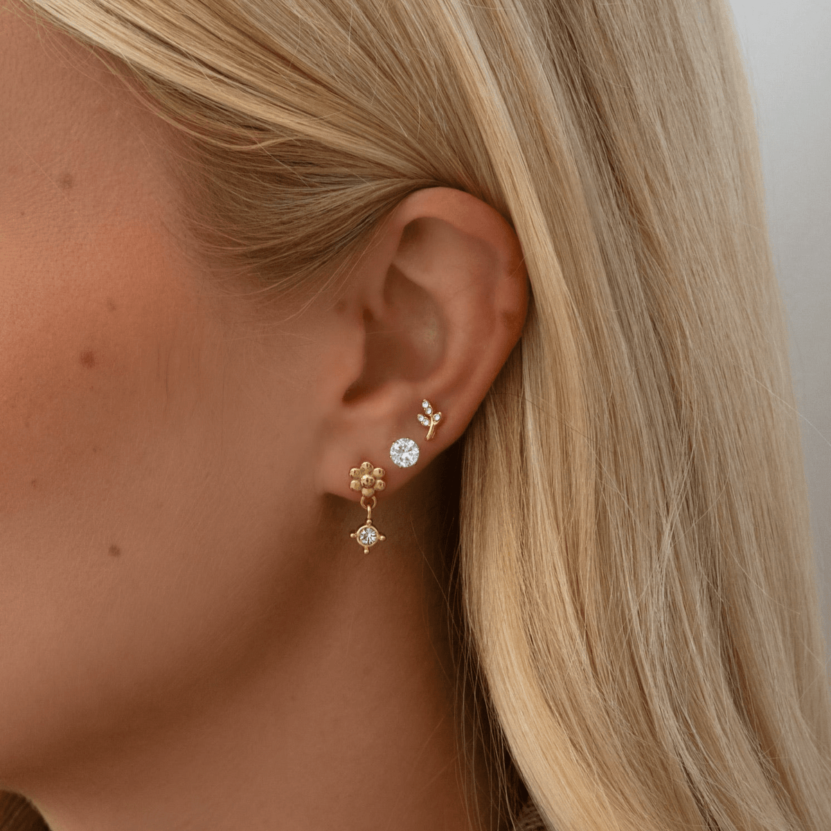 Bohomoon Stainless Steel Elizabeth Stud Earrings