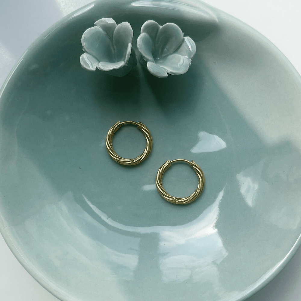 Bohomoon Stainless Steel Geneva Hoop Earrings